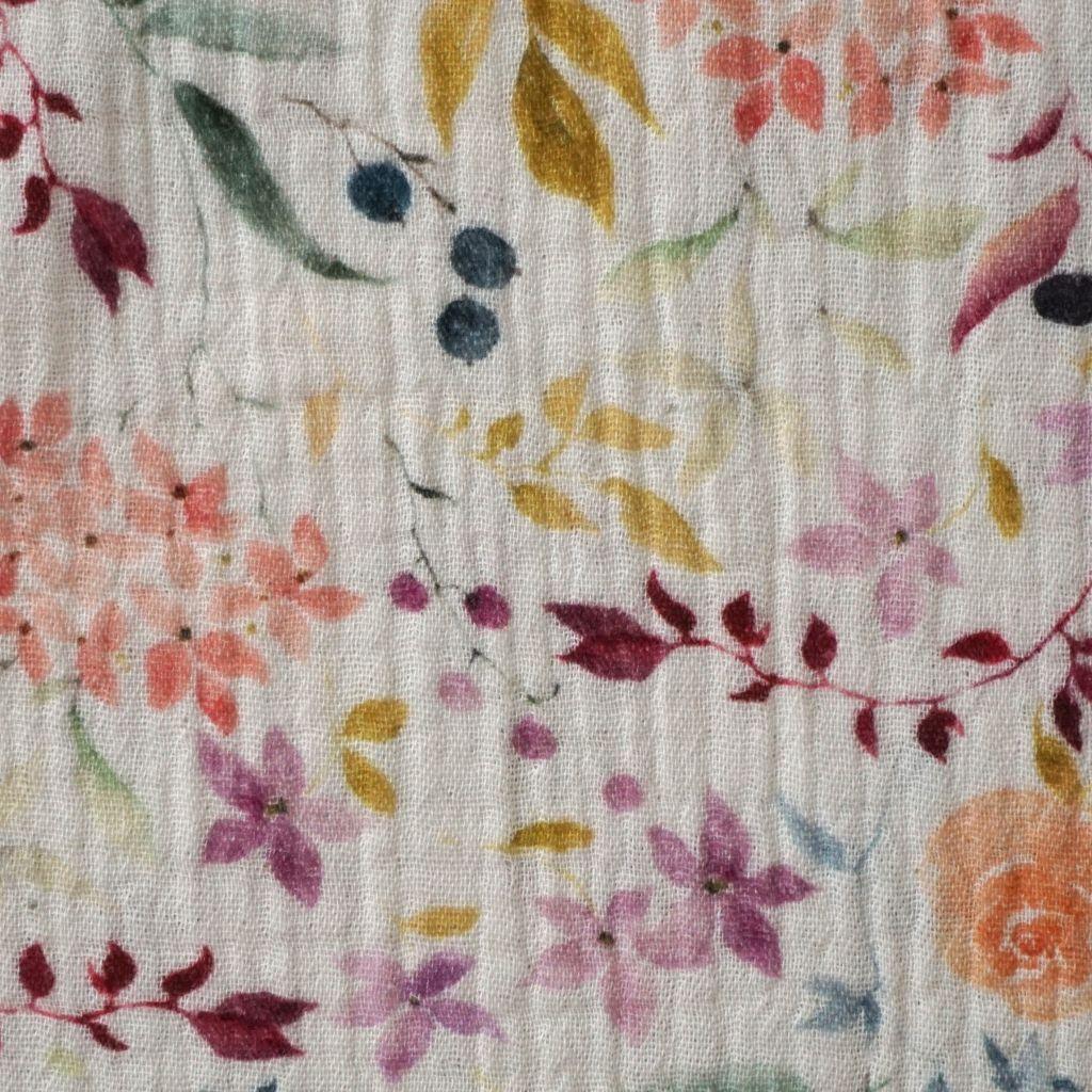 Musselin Double Gauze Blüten Blätter pastell auf ecru